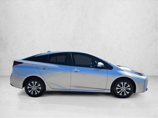 2022 Toyota Prius LE