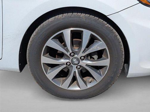 Century White 2015 Hyundai Accent Sport