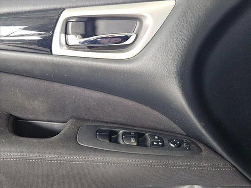 2017 Nissan Pathfinder SV