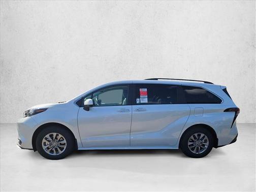 2025 Toyota Sienna XLE 8 Passenger