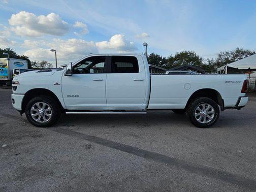 2025 RAM 3500 Laramie Crew Cab 4x4 8' Box
