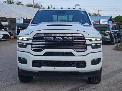 2025 RAM 3500 Laramie Crew Cab 4x4 8' Box