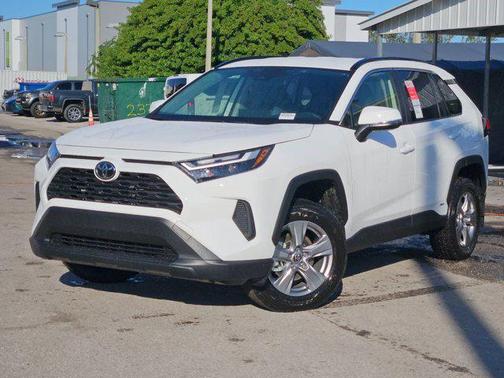 2025 Toyota RAV4 Hybrid LE