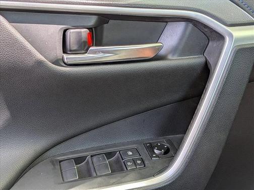 2019 Toyota RAV4 Hybrid SE