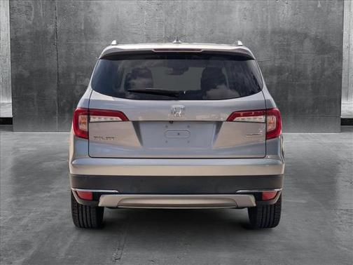 2019 Honda Pilot Touring 8-Passenger