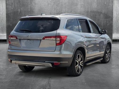 2019 Honda Pilot Touring 8-Passenger