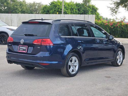 2015 Volkswagen Golf SportWagen TDI S 4-Door