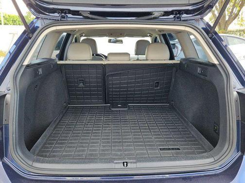 2015 Volkswagen Golf SportWagen TDI S 4-Door