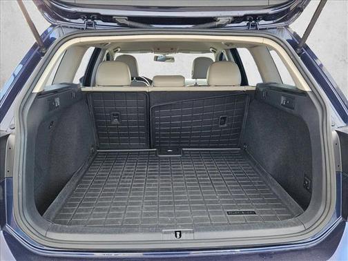 2015 Volkswagen Golf SportWagen TDI S 4-Door