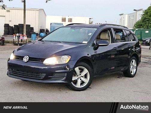 2015 Volkswagen Golf SportWagen TDI S 4-Door