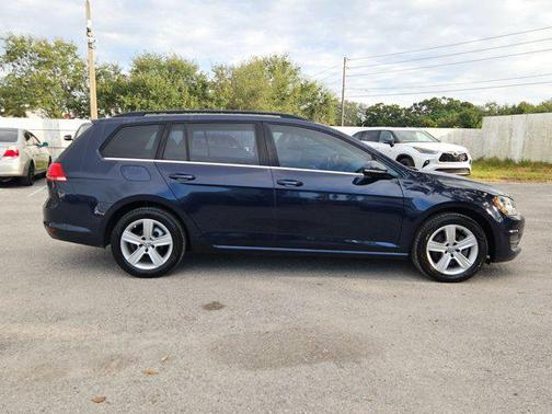 2015 Volkswagen Golf SportWagen TDI S 4-Door