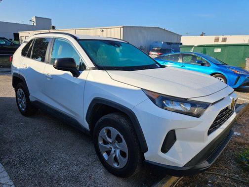 2020 Toyota RAV4 LE