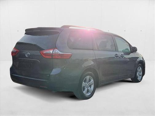 2015 Toyota Sienna LE