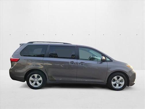 2015 Toyota Sienna LE