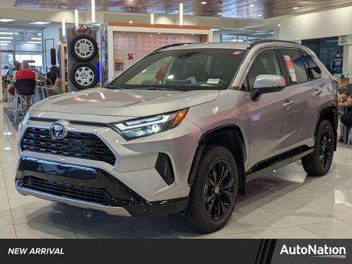 2025 Toyota RAV4 Hybrid SE