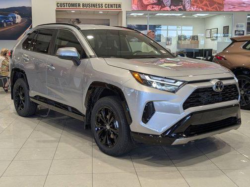 2025 Toyota RAV4 Hybrid SE