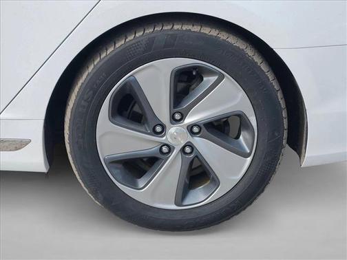 2016 Hyundai SONATA Hybrid Limited