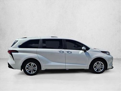 2025 Toyota Sienna Limited