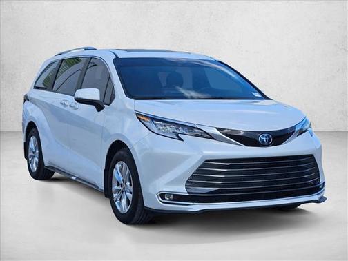 2025 Toyota Sienna Limited