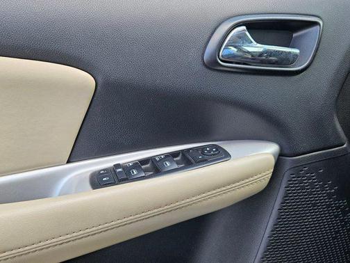 Vice White 2018 Dodge Journey SXT