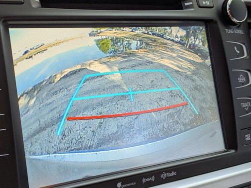 Celestial Silver Metallic 2018 Toyota Highlander XLE