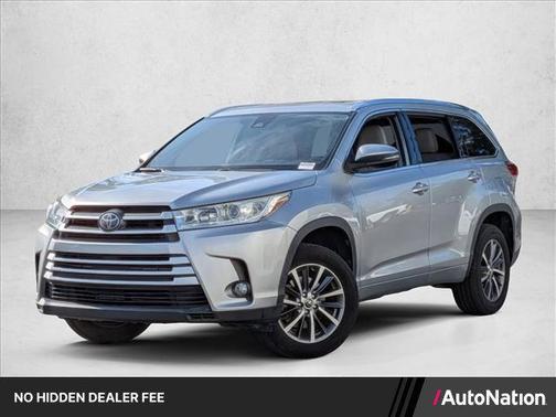 Celestial Silver Metallic 2018 Toyota Highlander XLE