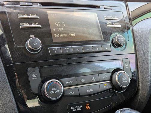 2017 Nissan Rogue Sport SV