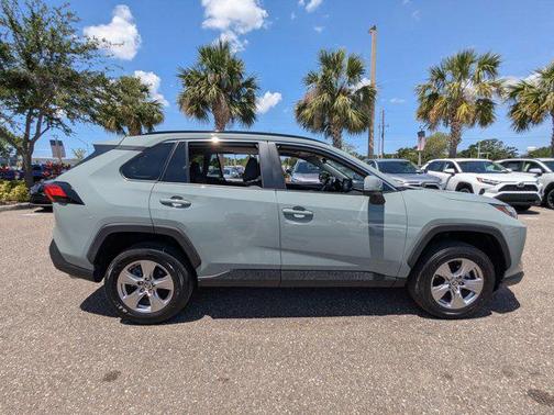 2022 Toyota RAV4 XLE