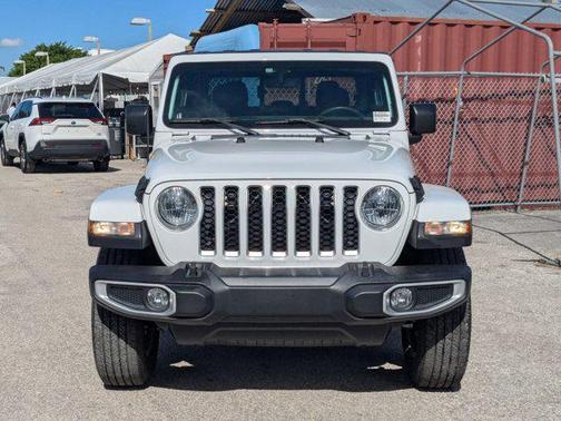 2022 Jeep Gladiator Overland