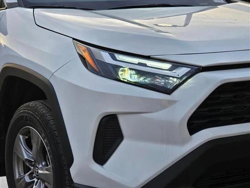 Ice Cap 2024 Toyota RAV4 Hybrid XLE