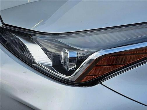 2021 Toyota Prius LE
