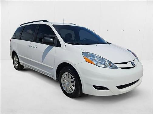2010 Toyota Sienna LE