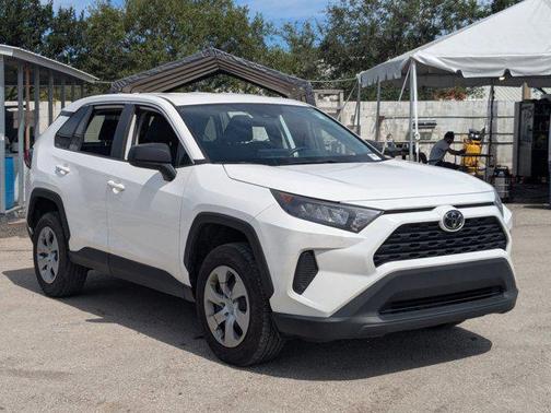 2022 Toyota RAV4 LE