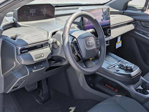 Overcast 2026 Toyota C-HR SE