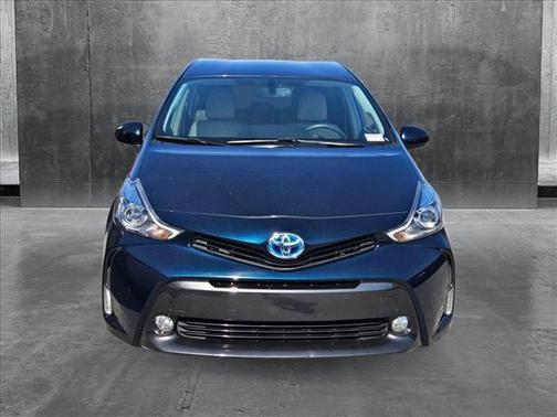 2017 Toyota Prius v Five
