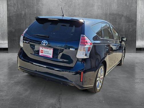 2017 Toyota Prius v Five