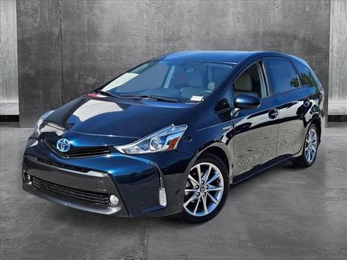 2017 Toyota Prius v Five