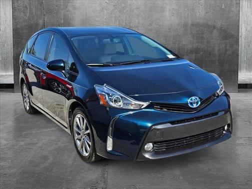 2017 Toyota Prius v Five