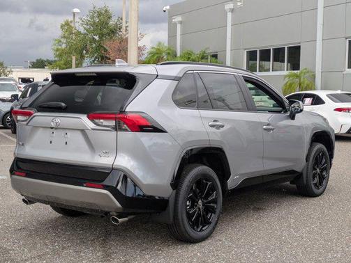2025 Toyota RAV4 Hybrid SE