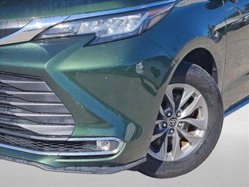 2022 Toyota Sienna XLE