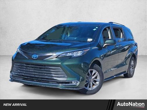 2022 Toyota Sienna XLE