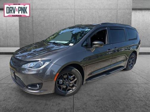 Photo 1 of 17 of 2020 Chrysler Pacifica Touring-L Plus