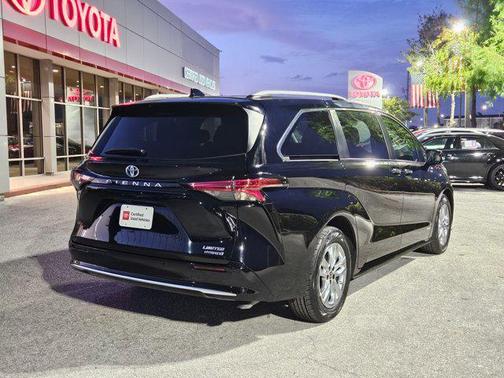 2021 Toyota Sienna Limited 7-Passenger