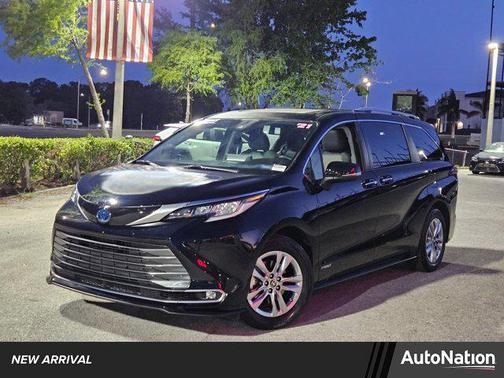 2021 Toyota Sienna Limited 7-Passenger