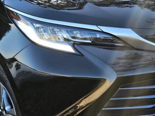 2021 Toyota Sienna Limited 7-Passenger