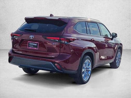 Ruby Flare Pearl 2026 Toyota Highlander Hybrid Limited