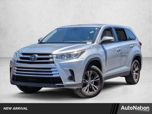 Celestial Silver Metallic 2019 Toyota Highlander LE I4