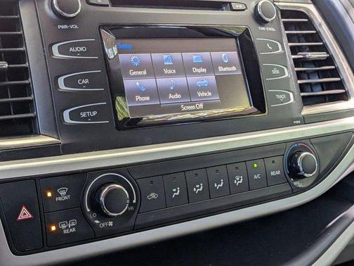 Celestial Silver Metallic 2019 Toyota Highlander LE I4