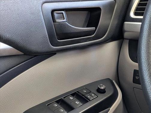 Celestial Silver Metallic 2019 Toyota Highlander LE I4