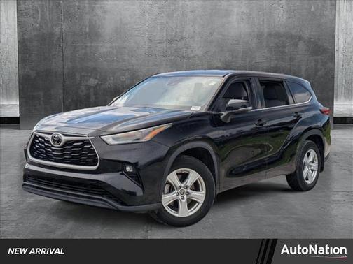 2022 Toyota Highlander LE